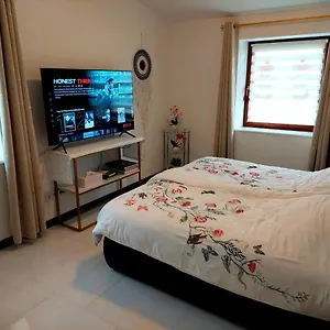 2-zimmer-ferienwohnung Mit Neuer Küche, Netflix, Garten Und Laufband Apartment